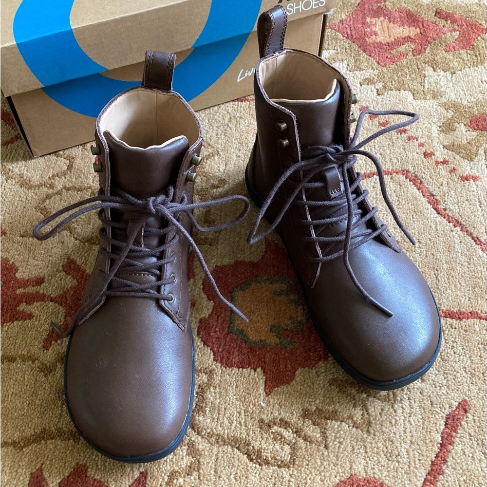 NWT Xero 6 Women’s Breckenridge soft Brown Lace Up Boots